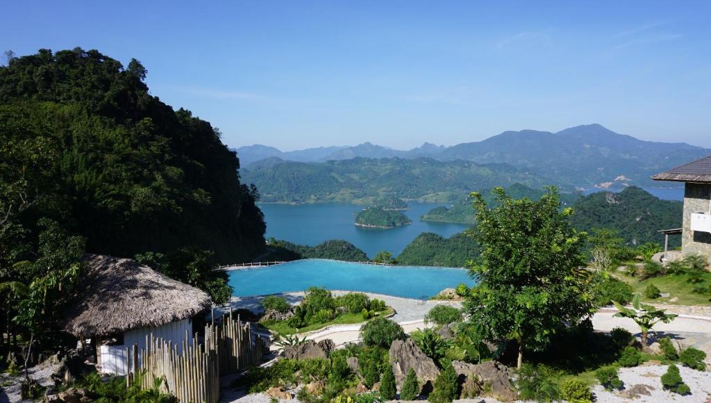 Bakhan Village Resort - Hòa Bình