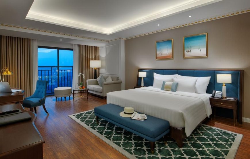 Premium Deluxe Golf View – FLC Hạ Long