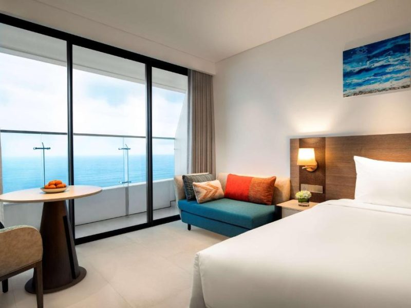 RADISSON HOTEL DA NANG: Executive Corner Suite Double (Executive Lounge Access)