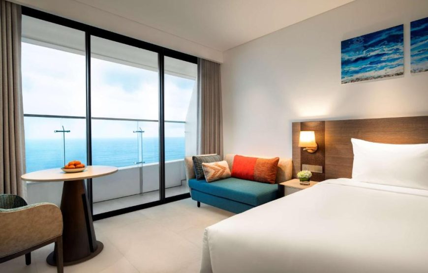 RADISSON HOTEL DA NANG: Executive Corner Suite Double (Executive Lounge Access)