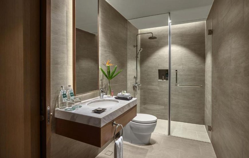 Superior Suite, 1 King Bed with Balcony