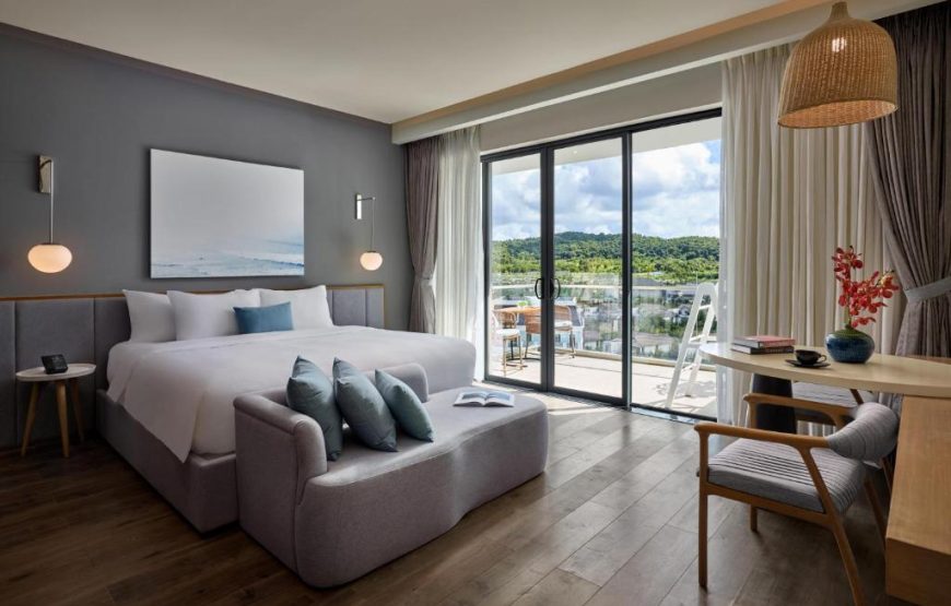 Standard Room, 1 King Bed with Balcony