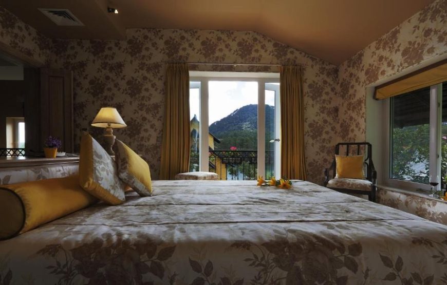 Villa Studio Pine Hill View – Partial Lake View