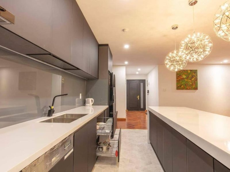 Len’s Hotel: Penthouse Apartment